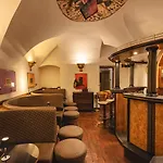 Royal Ricc Otel